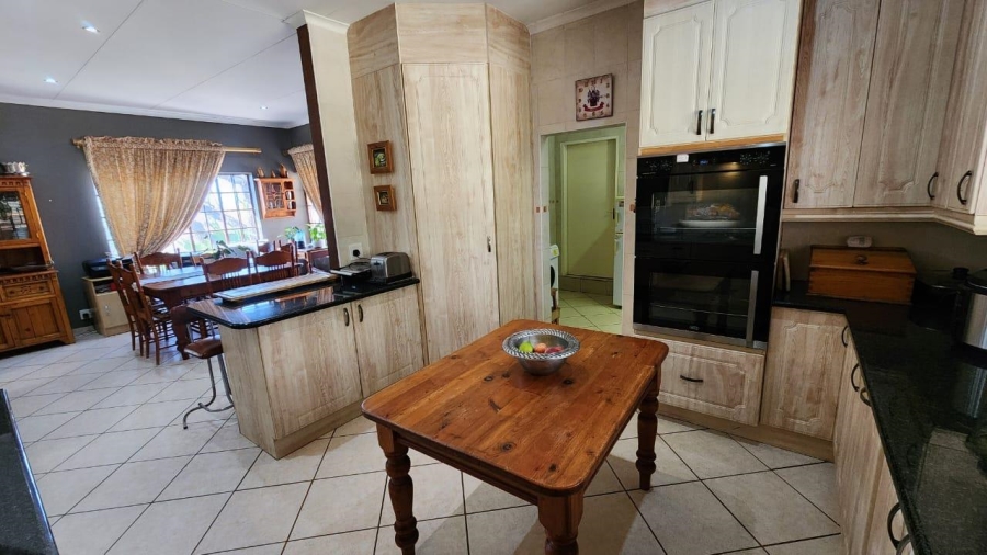 4 Bedroom Property for Sale in Rustenburg North West